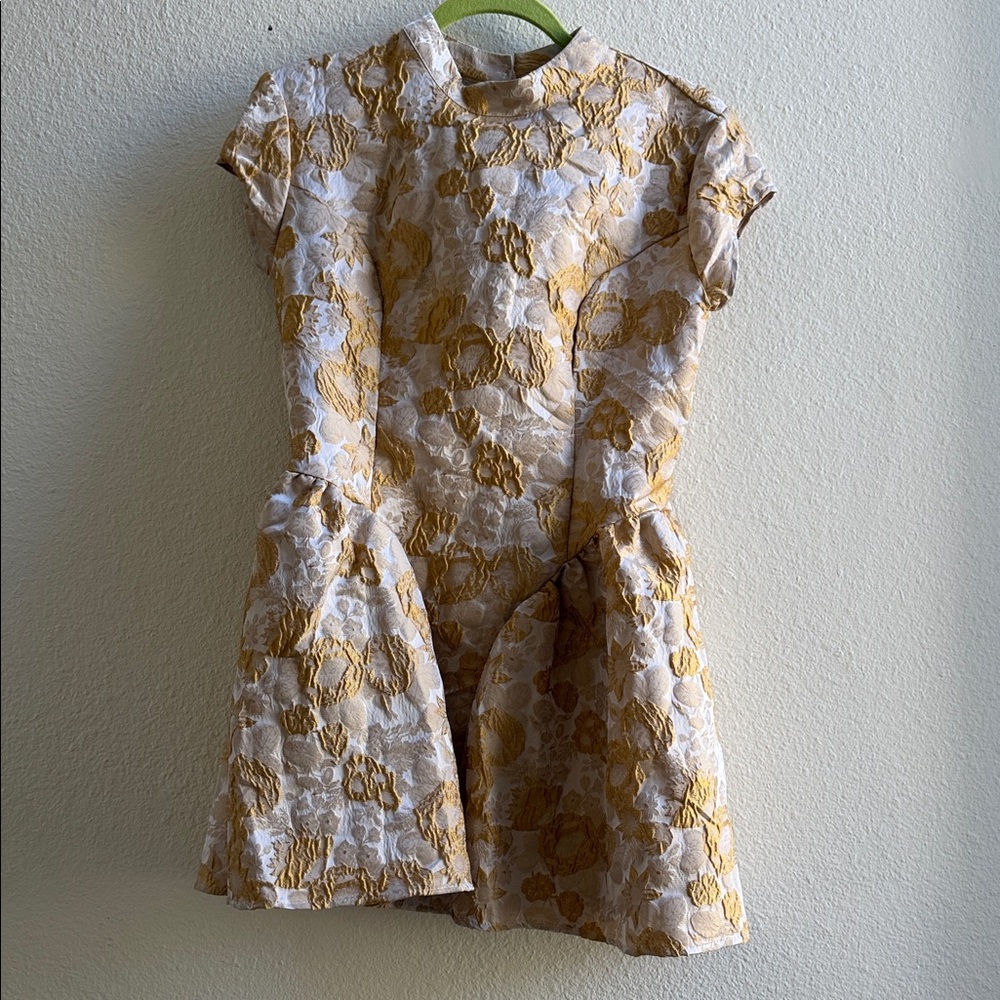 Floral Textured Open Back Dress in Gold and Cream Mini Size M